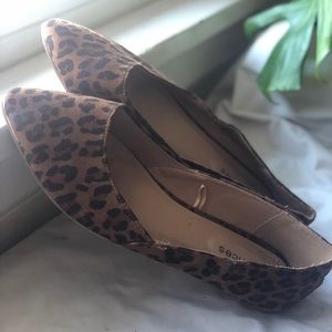 Leopard print gold trim toe flats
